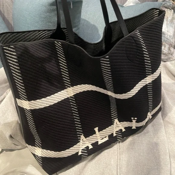 Alaïa Large Checked Logo Tote - Picture 7 of 9